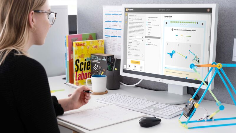 Creative building with Strawbees